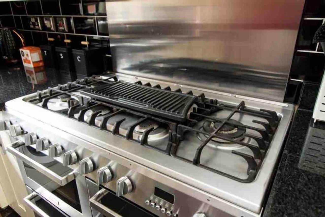 Holiday home Cloudstays Luxury Townhouse 2 Lakes Sleeps Upto 8 Free Parking & Wifi Birmingham