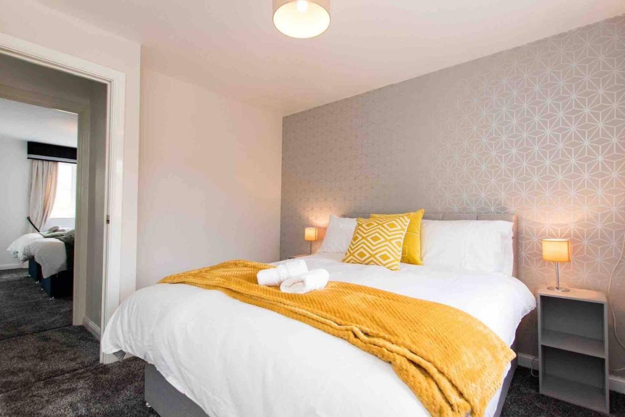 Cloudstays Luxury Townhouse 2 Lakes Sleeps Upto 8 Free Parking & Wifi Holiday home Birmingham